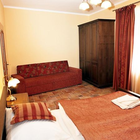 Hotel Pelikan Třeboň Екстериор снимка