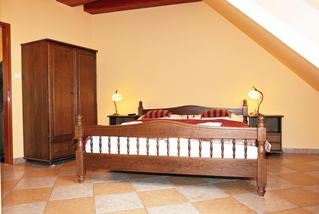 Hotel Pelikan Třeboň Стая снимка