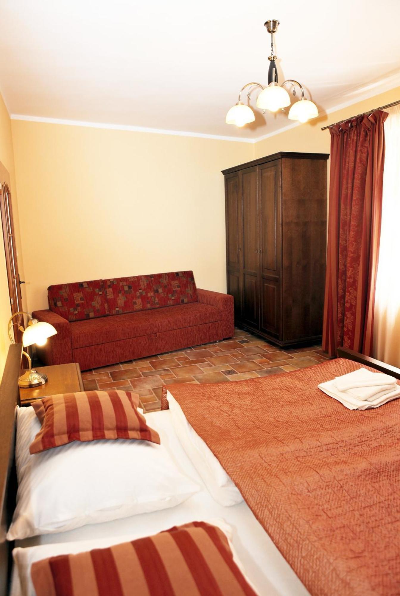 Hotel Pelikan Třeboň Екстериор снимка