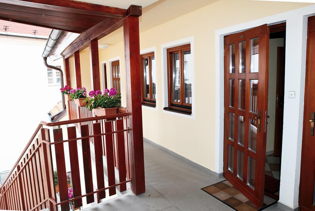 Hotel Pelikan Třeboň Екстериор снимка