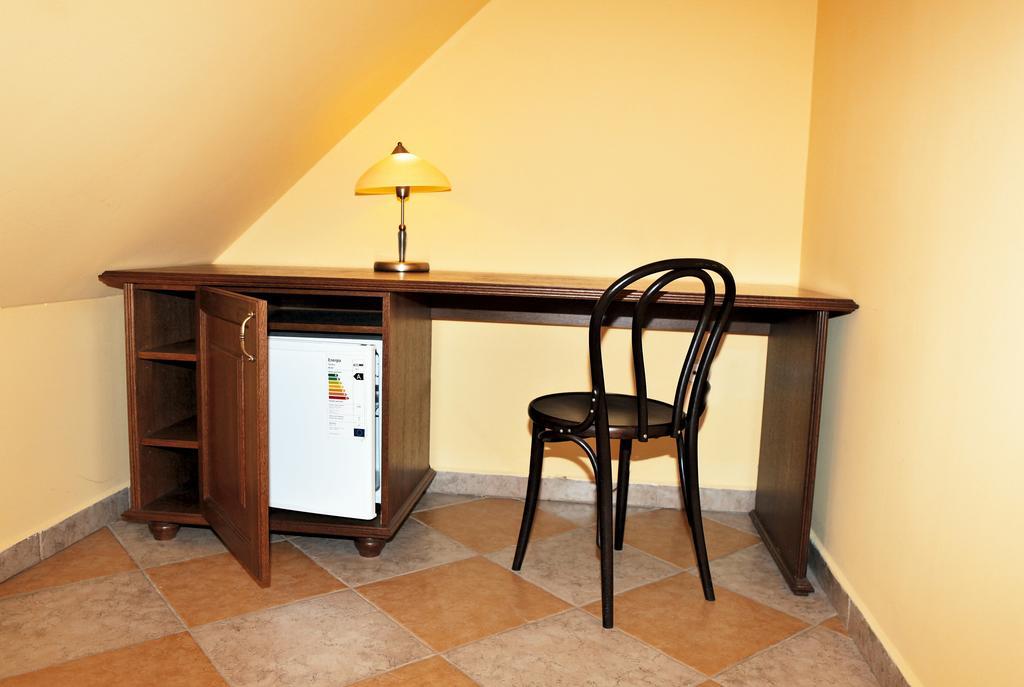 Hotel Pelikan Třeboň Екстериор снимка