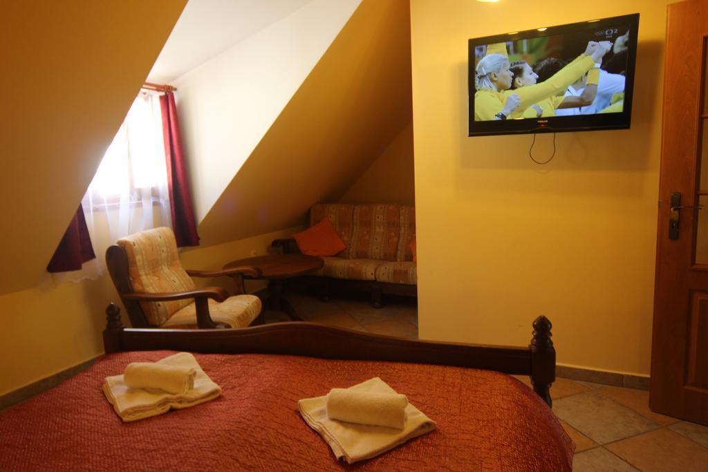 Hotel Pelikan Třeboň Екстериор снимка