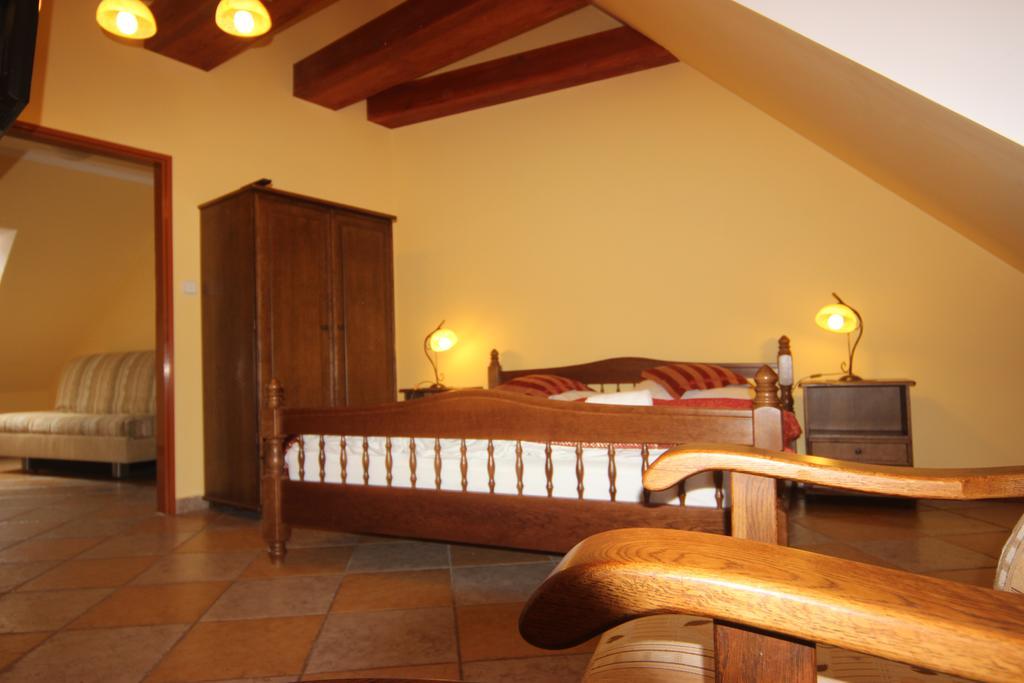 Hotel Pelikan Třeboň Екстериор снимка